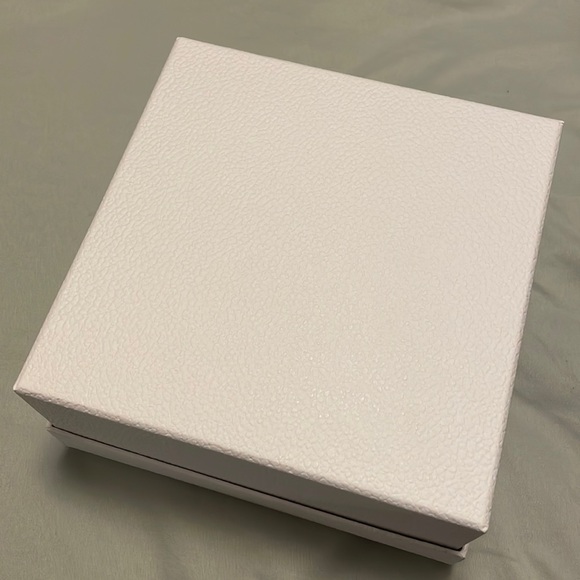 Authentic Dior Dust box - Picture 7 of 9